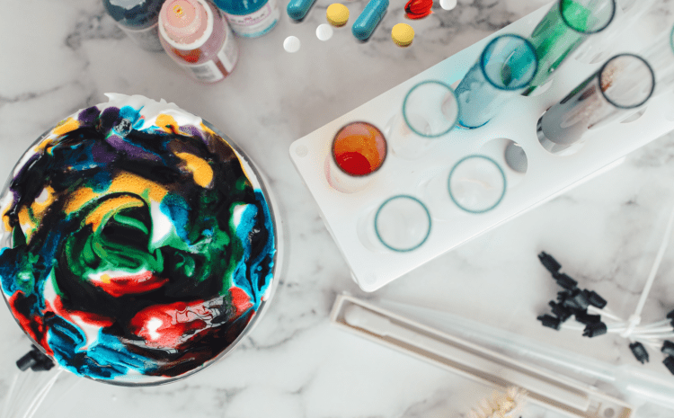  Eczacılık ve Sanat: Bilim ile Estetiğin Buluşma Noktası